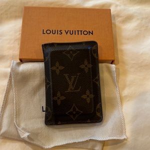 ****SOLD****Authentic Louis Vuitton pocket organizer